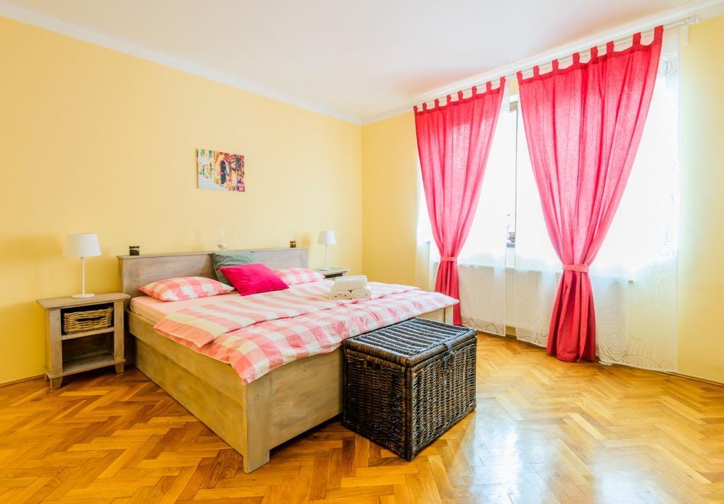 Meno Apartment Sibiu Luaran gambar