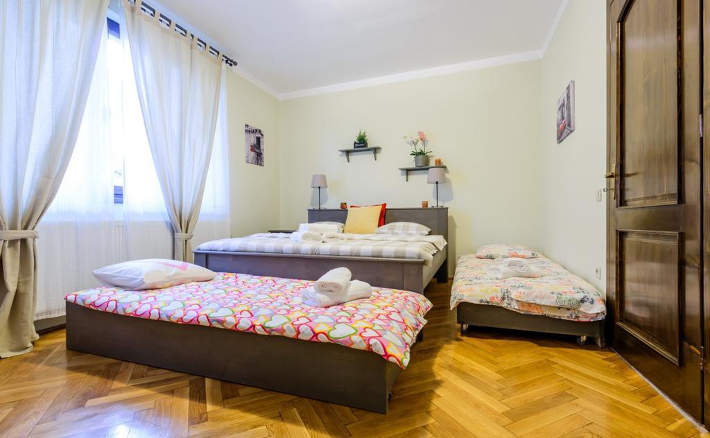 Meno Apartment Sibiu Luaran gambar